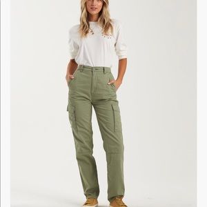 Billabong women’s kick back cargo pant